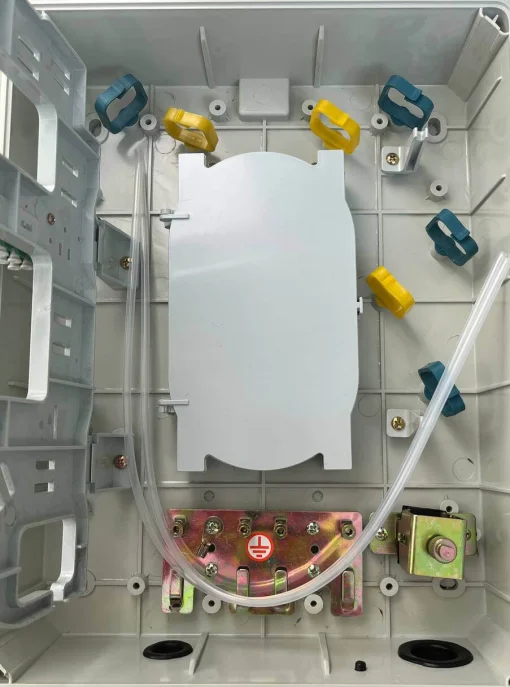 Герметичный бокс Abee настенного монтажа на 8 адаптеров LC Duplex и сплайс-кассетой на 24 волокна (OptiBox-8LCDU-24-plast)