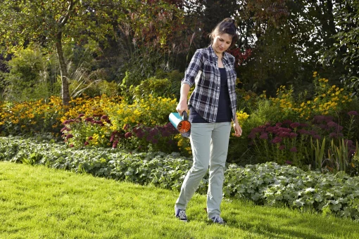 Разбрасыватель ручной Gardena Small для соли и песка (03255-30.000.00)