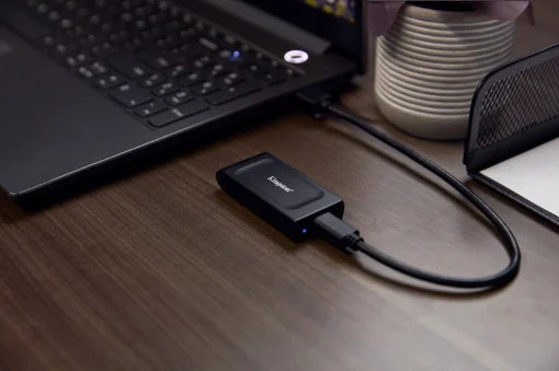 Накопичувач зовнішній SSD Portable USB 2.0ТB Kingston SXS1000 Black (SXS1000/2000G)
